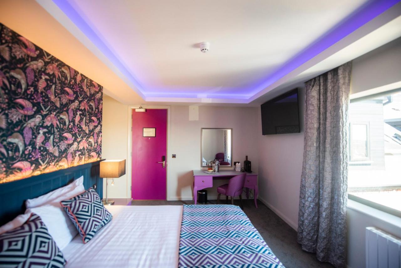 Crown Quarter Hotel Уексфорд Екстериор снимка