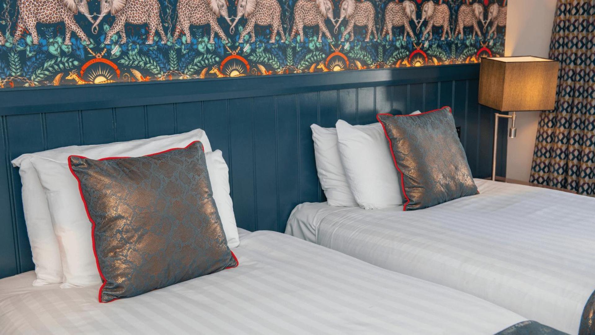 Crown Quarter Hotel Уексфорд Екстериор снимка